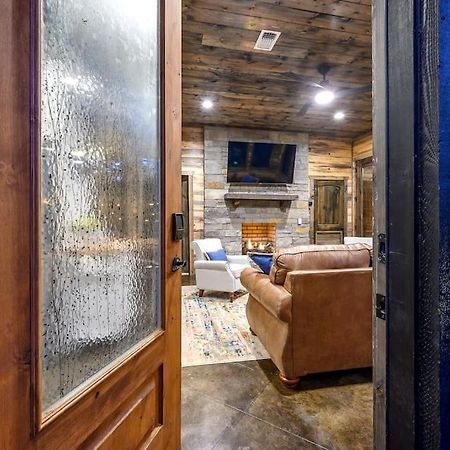 Brand New Luxury 2 Bedroom With Loft And Spa Sleeps 10 Broken Bow Kültér fotó