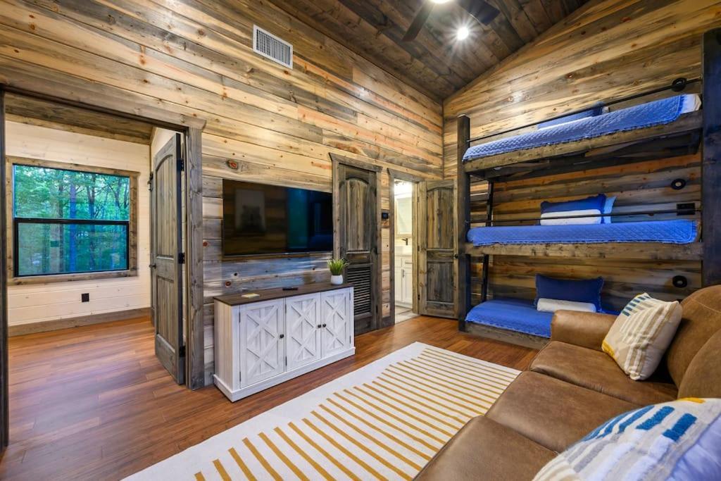 Brand New Luxury 2 Bedroom With Loft And Spa Sleeps 10 Broken Bow Kültér fotó